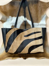 Load image into Gallery viewer, Boba Shoulder Tote