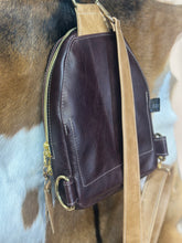 Load image into Gallery viewer, Wild Wine Vertical Body Bag/Wallet
