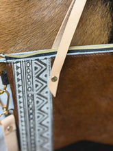 Load image into Gallery viewer, Flare Veg Handbag
