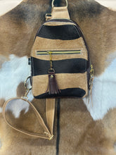 Load image into Gallery viewer, Wild Wine Vertical Body Bag/Wallet
