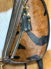 Load image into Gallery viewer, Animal Sling Bag
