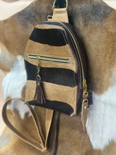 Load image into Gallery viewer, Wild Wine Vertical Body Bag/Wallet
