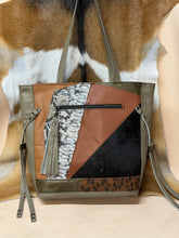 Load image into Gallery viewer, Sanford Shoulder Bag

