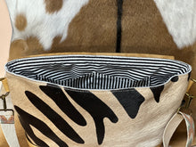 Load image into Gallery viewer, Louisa Crossbody Bag
