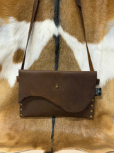 Load image into Gallery viewer, Rugged Oil Tan Crossbody
