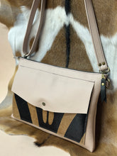 Load image into Gallery viewer, Pale Pink Envelope Crossbody
