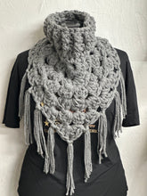 Load image into Gallery viewer, Kerchief Fringe Cowl
